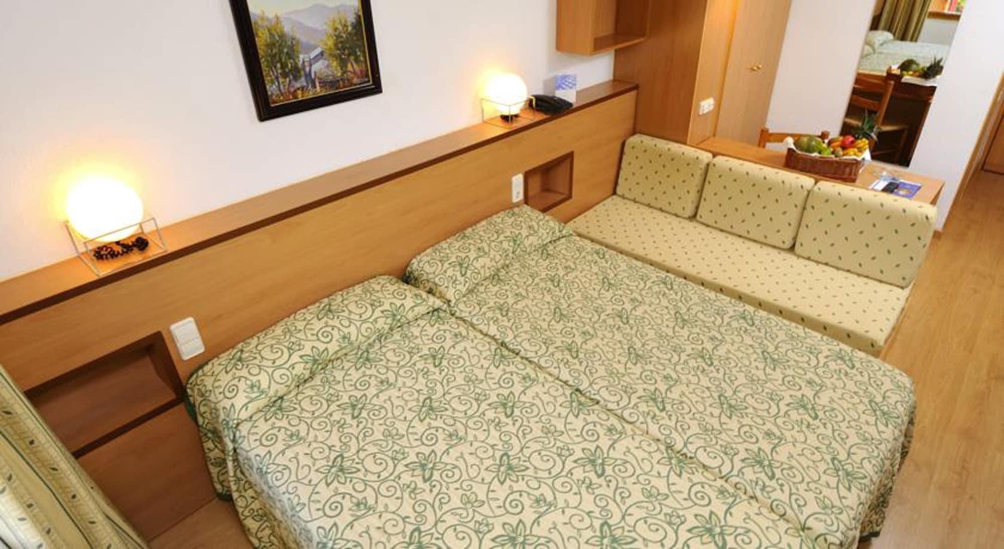 Evenia Monte Alba Hotel เซร์แลร์ ภายนอก รูปภาพ