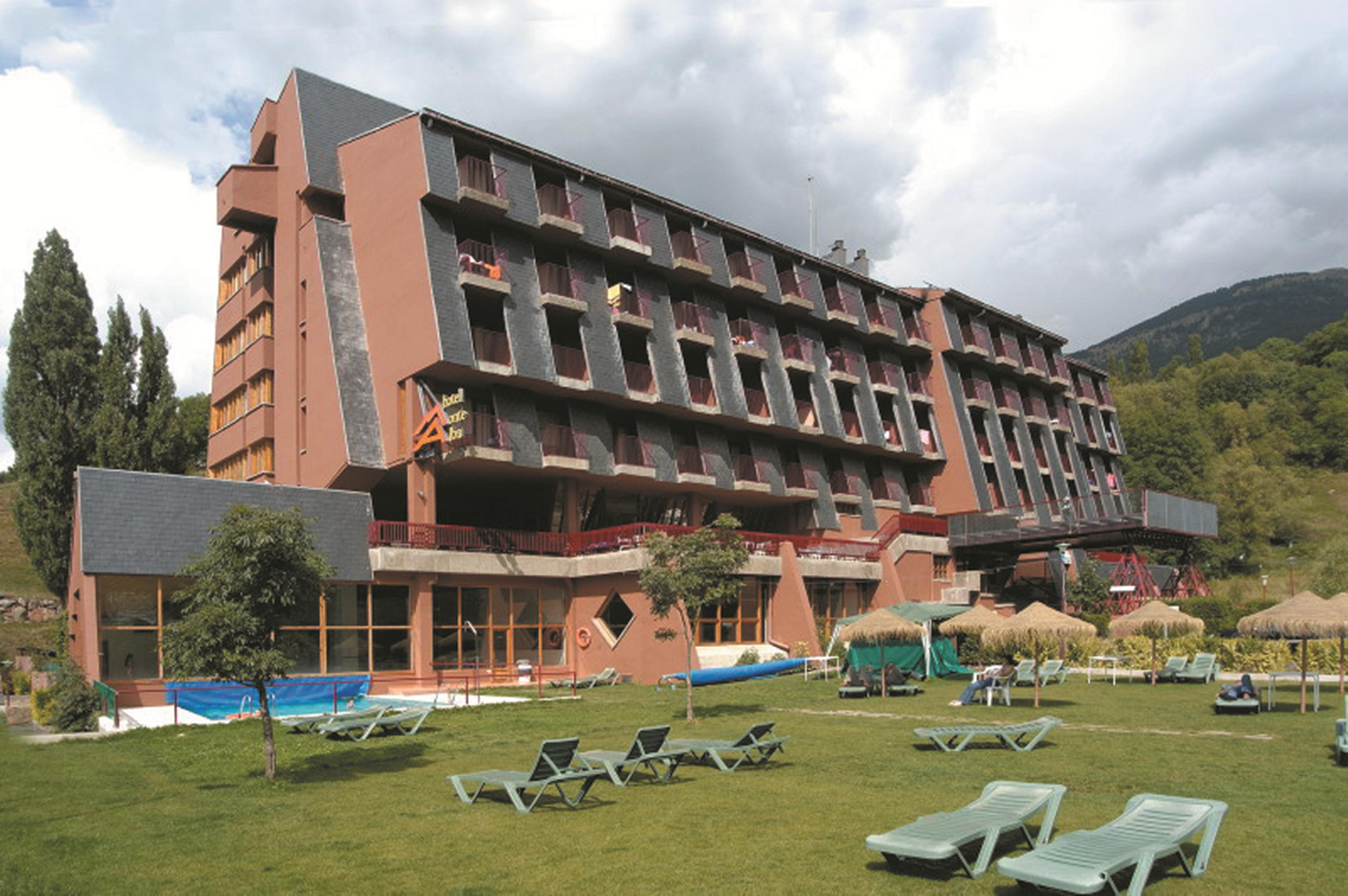 Evenia Monte Alba Hotel เซร์แลร์ ภายนอก รูปภาพ