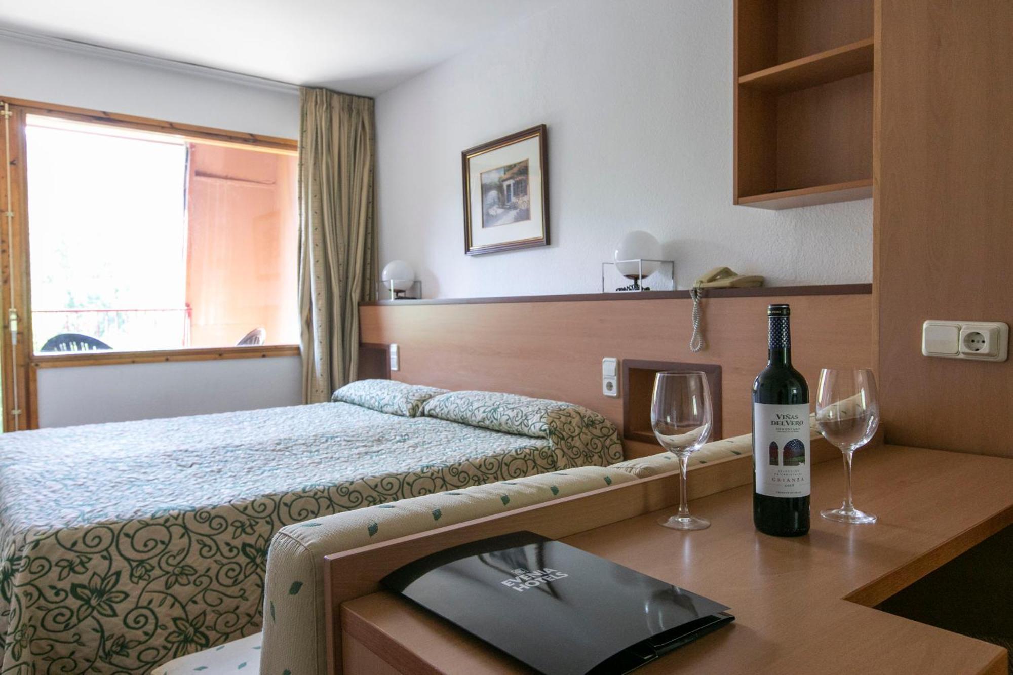 Evenia Monte Alba Hotel เซร์แลร์ ภายนอก รูปภาพ